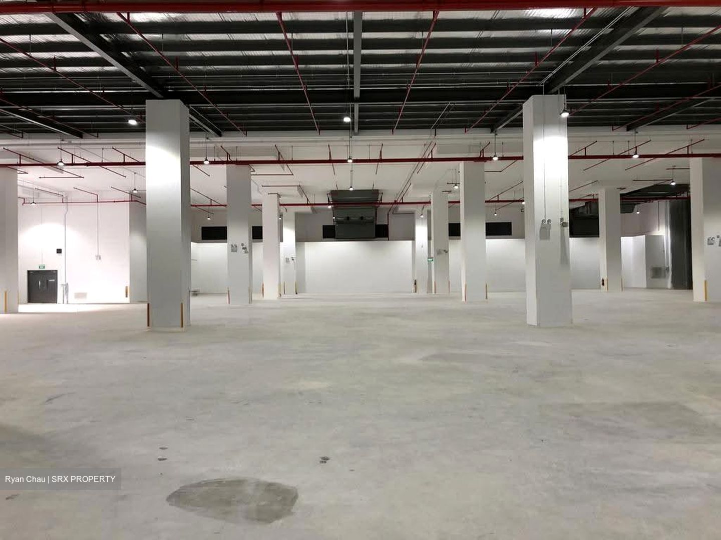 Yas Logistics Centre (D16), Warehouse #622684051